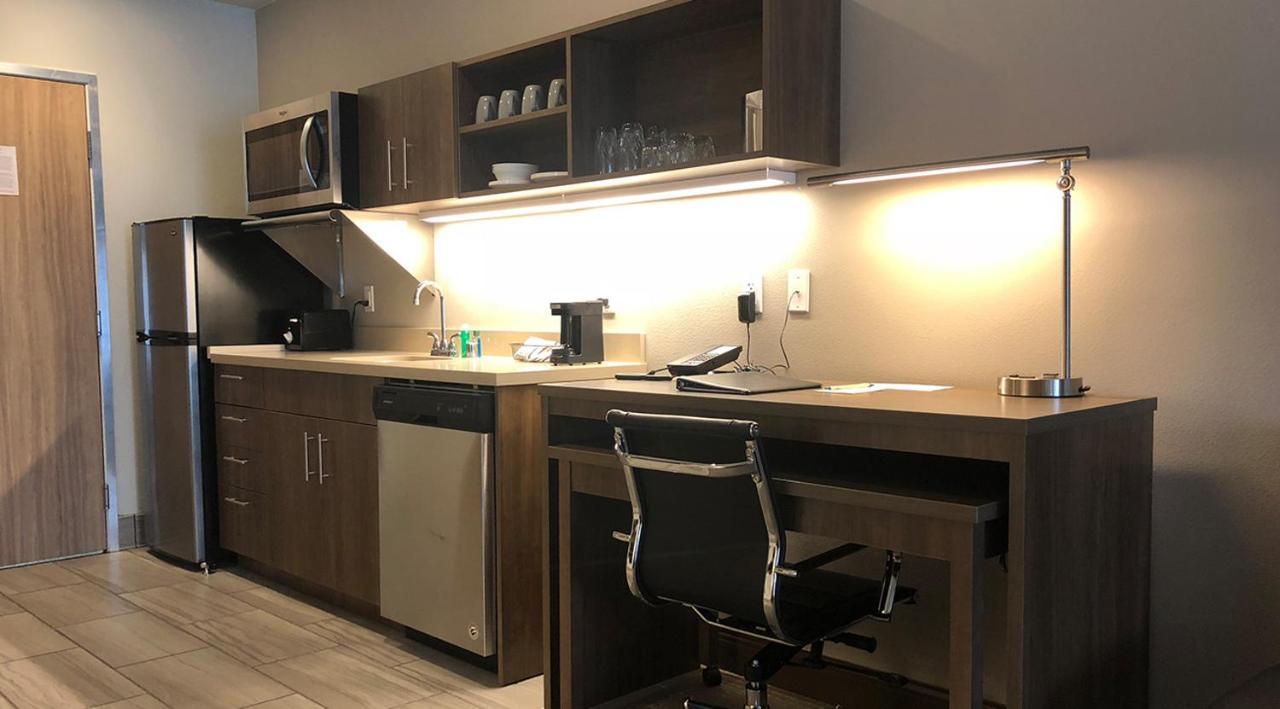 Kodiak Compass Suites Bagian luar foto