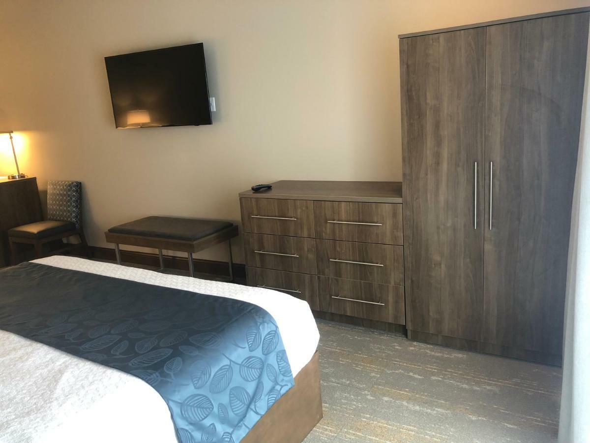 Kodiak Compass Suites Bagian luar foto