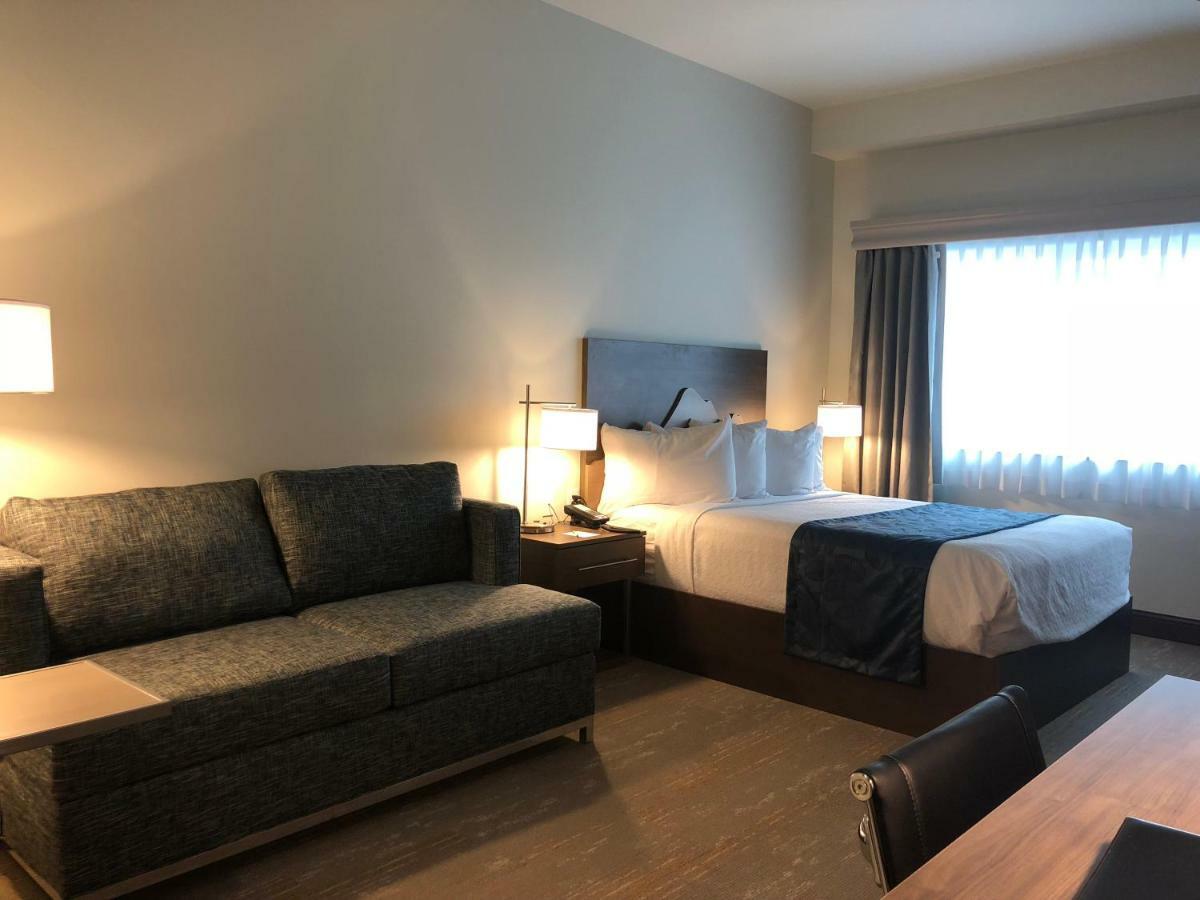 Kodiak Compass Suites Bagian luar foto